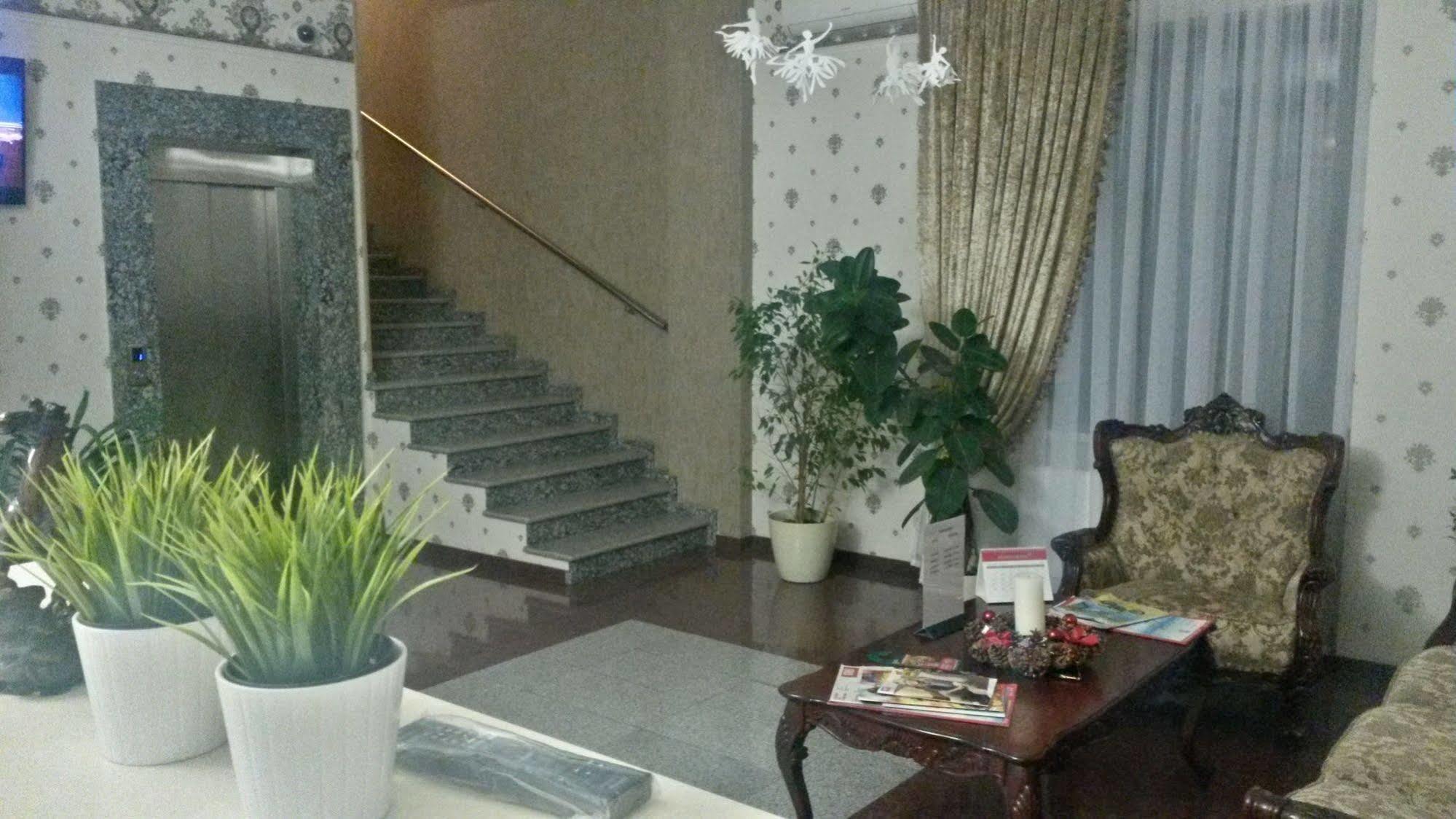 Avrora Hotel Krasnodar Zewnętrze zdjęcie