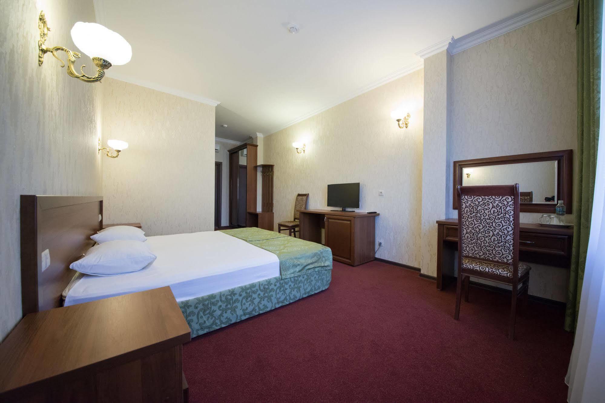 Avrora Hotel Krasnodar Zewnętrze zdjęcie