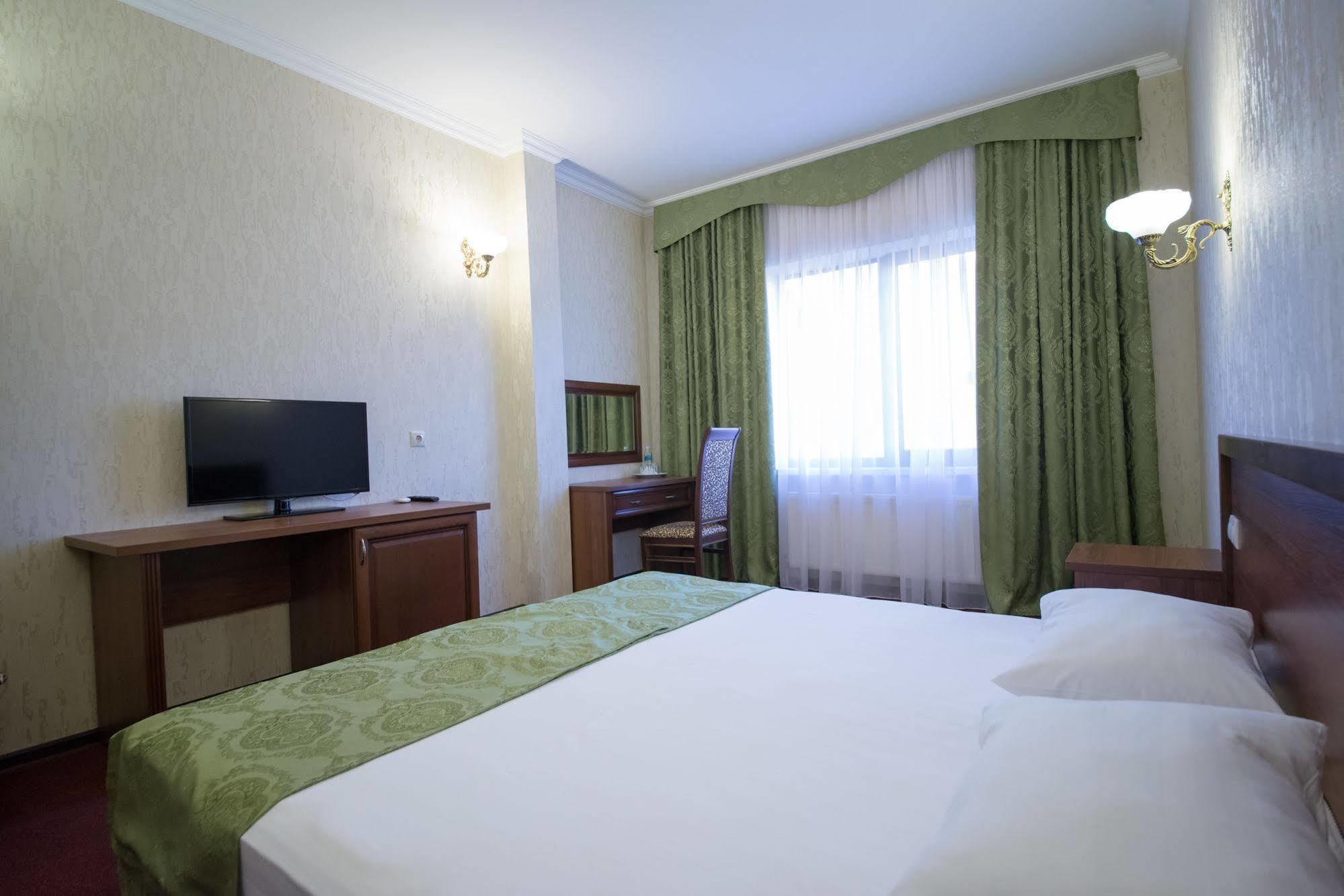 Avrora Hotel Krasnodar Zewnętrze zdjęcie